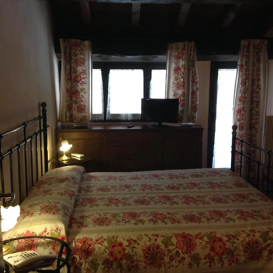 Apartment Agriturismo Corte Bebbi Bibbiano  Italien